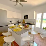 Dom wakacyjny Casa Olympia - Luxury Seaside View House With Pool And Terrace